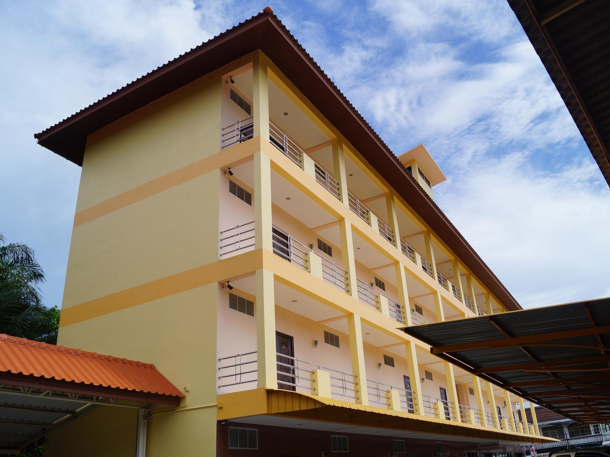 Jirasin Hotel & Apartment Ranong Exterior photo