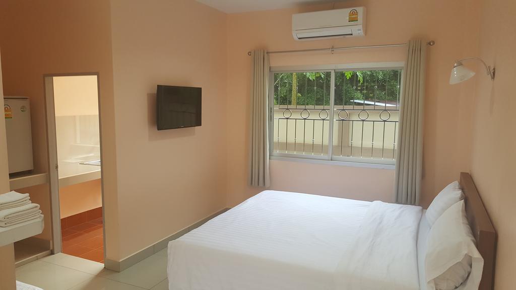 Jirasin Hotel & Apartment Ranong Exterior photo
