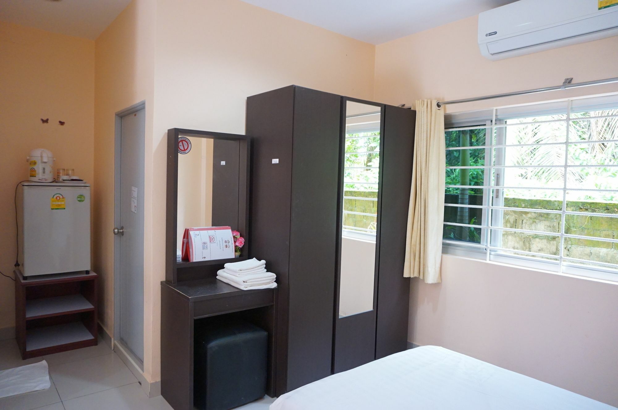 Jirasin Hotel & Apartment Ranong Exterior photo